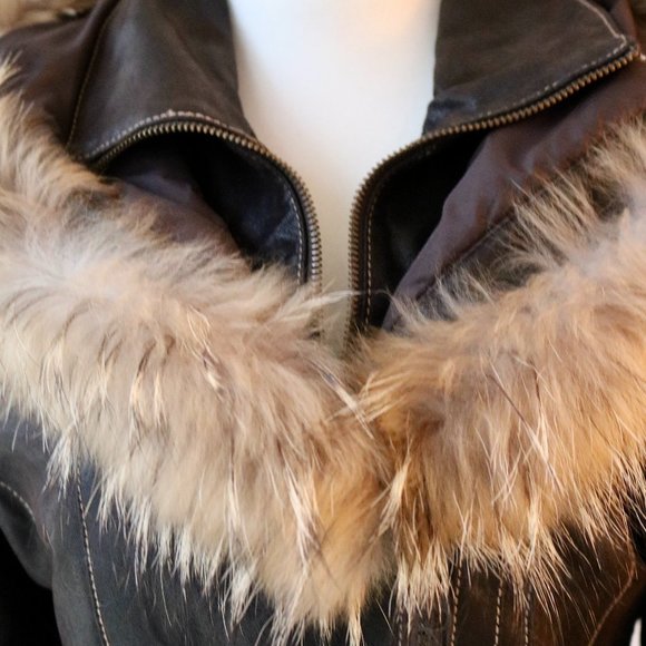 Leather Jacket with fur hood - Picture 6 of 15